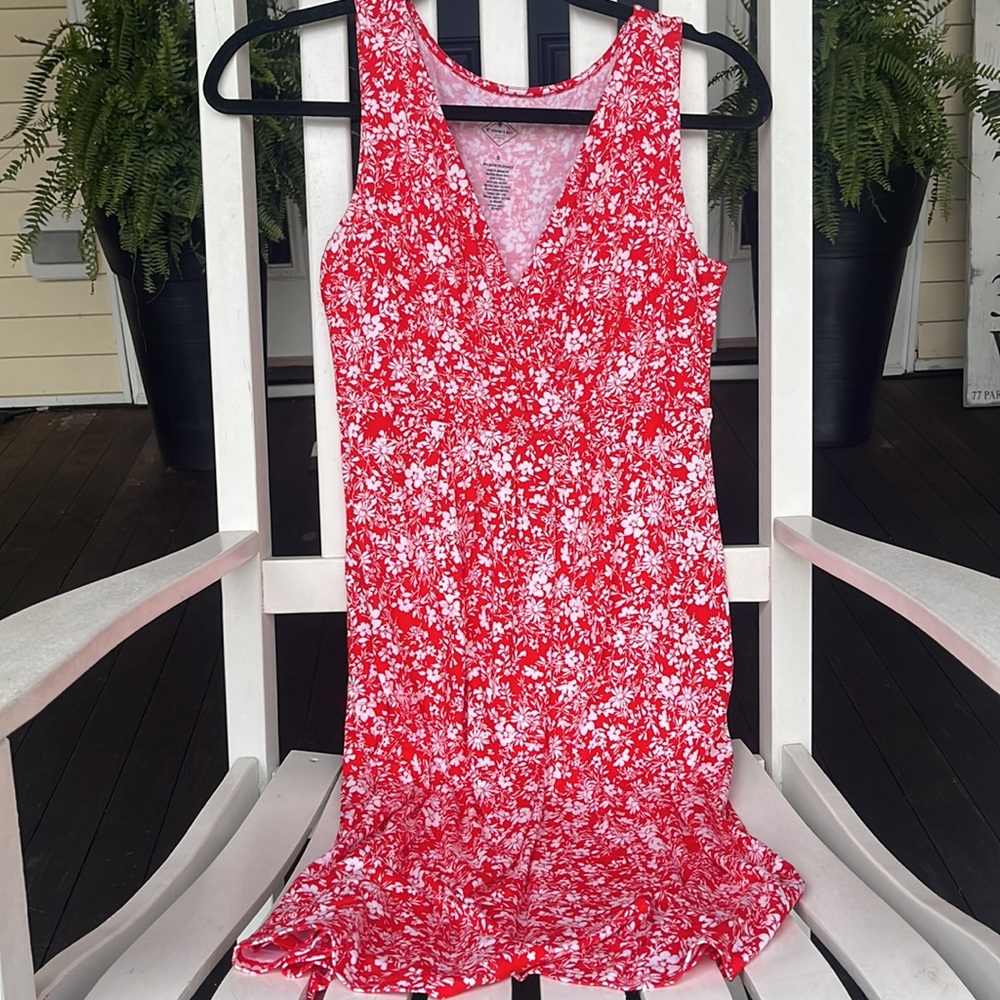 ☀️St. John’s Bay Red and White Floral A-Line V-Neck Dress Size Small